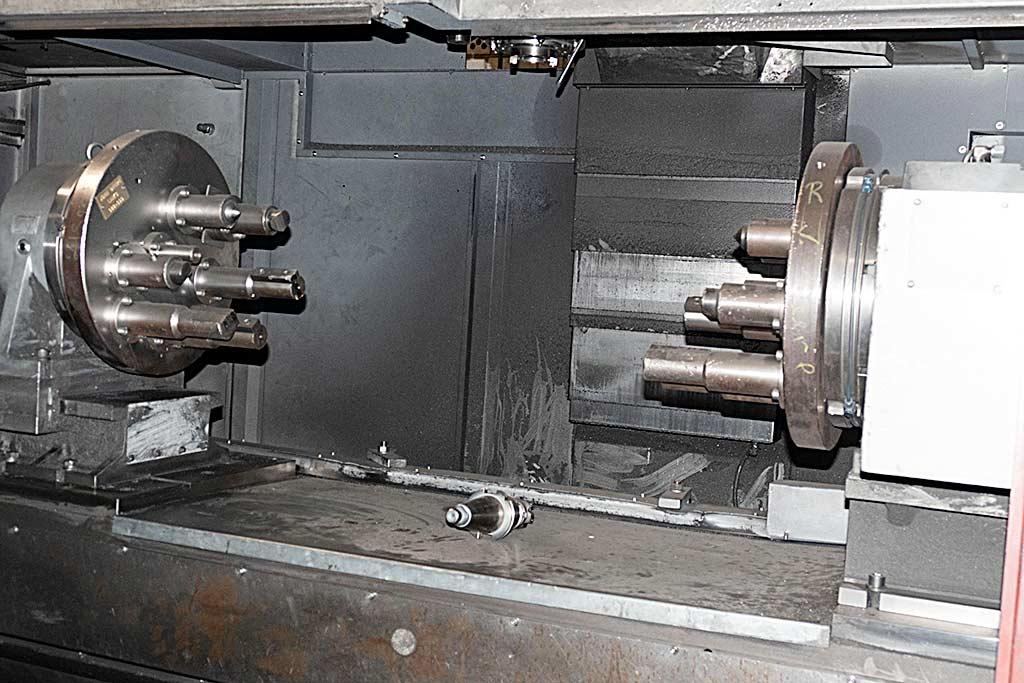 CNC Vertical Machining Center Akira Seiki HV-8A - Thumbnail 3