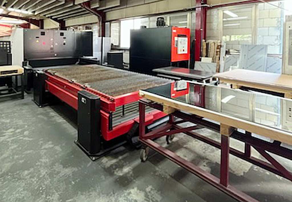 CNC Laser Cutting Machine Amada FLC-3015 AJ-2000 - Thumbnail 2