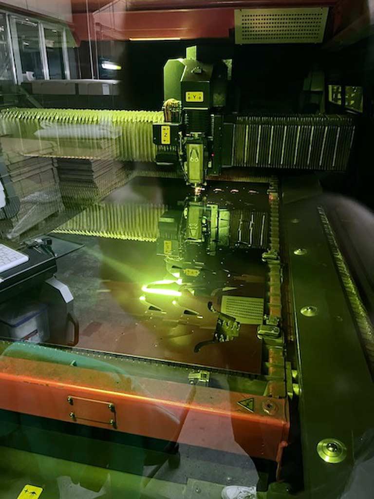CNC Laser Cutting Machine Amada FLC-3015 AJ-2000 - Thumbnail 4