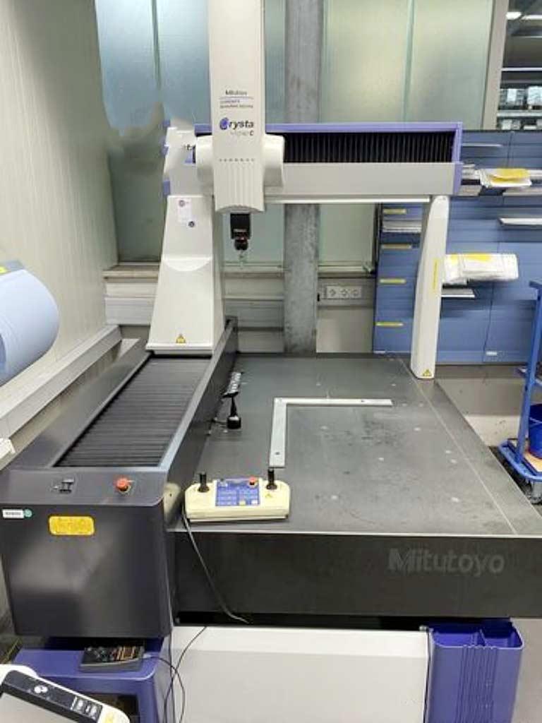 CNC Coordinate Measuring Machine Mitutoyo Crysta Apex C7106 - Image 1