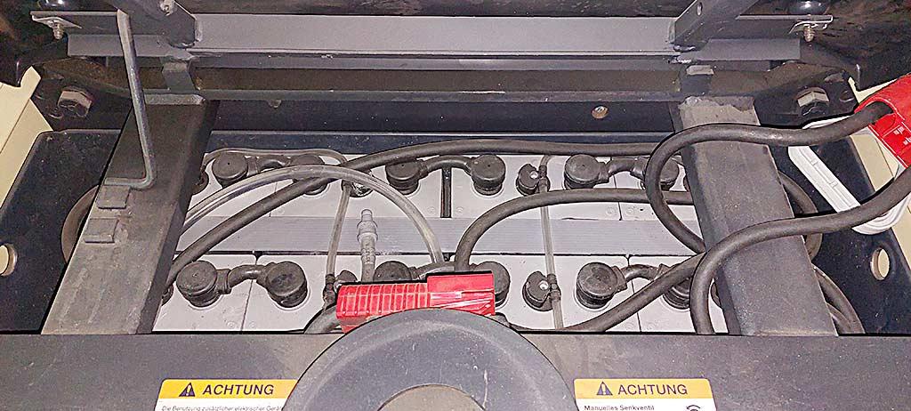 High Level Order Picker Crown BDA-SP3000 - Thumbnail 4