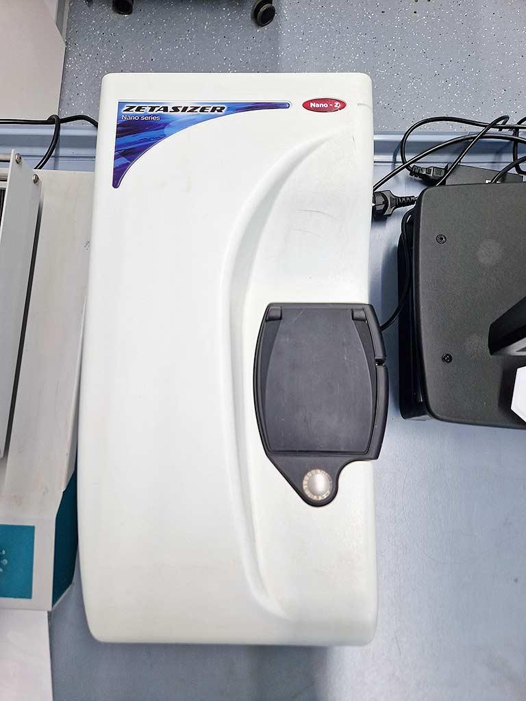 Particle Size and Zeta Potential Analyzer Malvern ZEN 2600 - Thumbnail 4