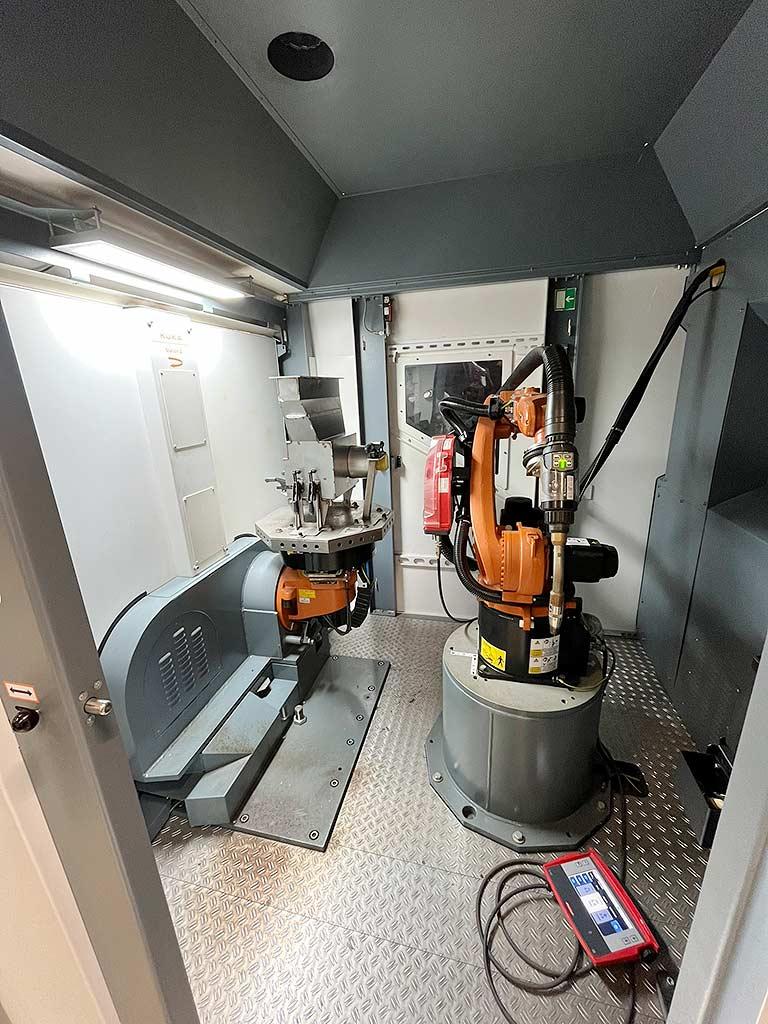 Welding Cell Kuka flexibleCUBE DKP-400 - Image 1