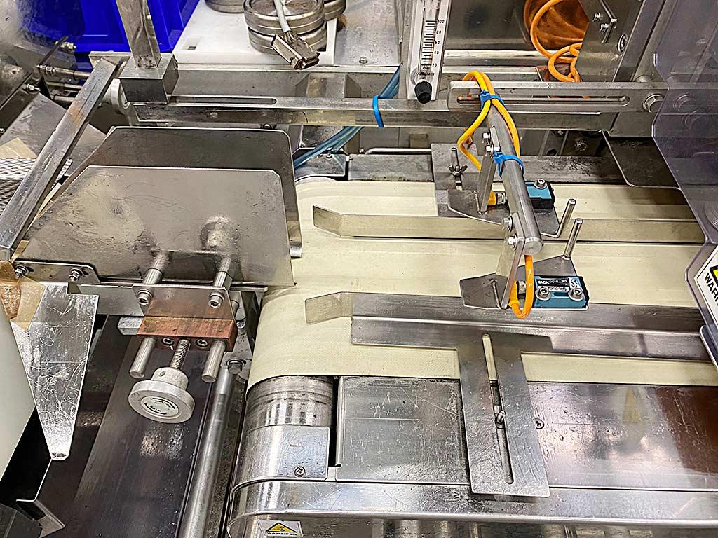 Bag Forming, Filling and Sealing Machine Fuji FW 3710FW/H - Thumbnail 3