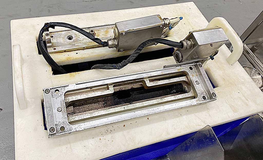 Bag Forming, Filling and Sealing Machine Fuji FW 3710FW/H - Thumbnail 5
