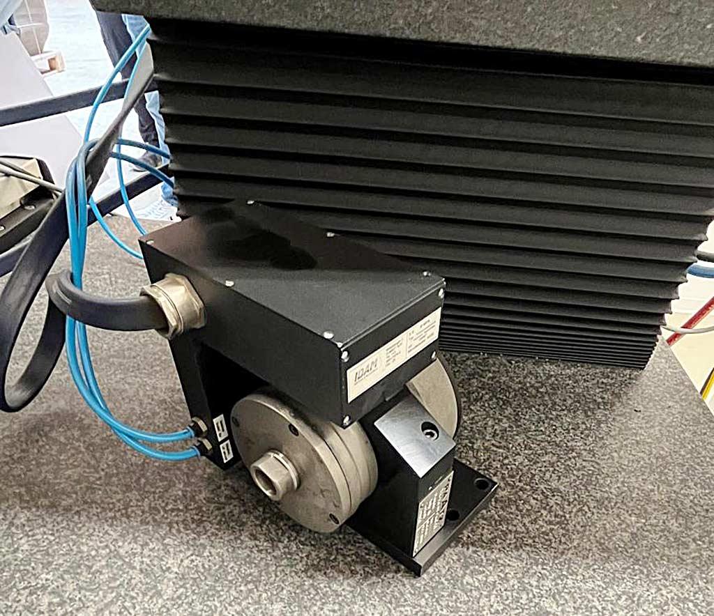 CNC Laser Cutting Machine Ipg/idam/paatz YLR-150/1500-QCW-MM - Thumbnail 3