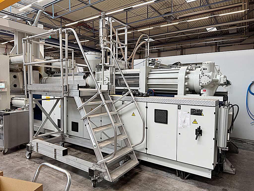 Injection Moulding Machine Krauss-maffei KM 1300-12000 MC - Image 1