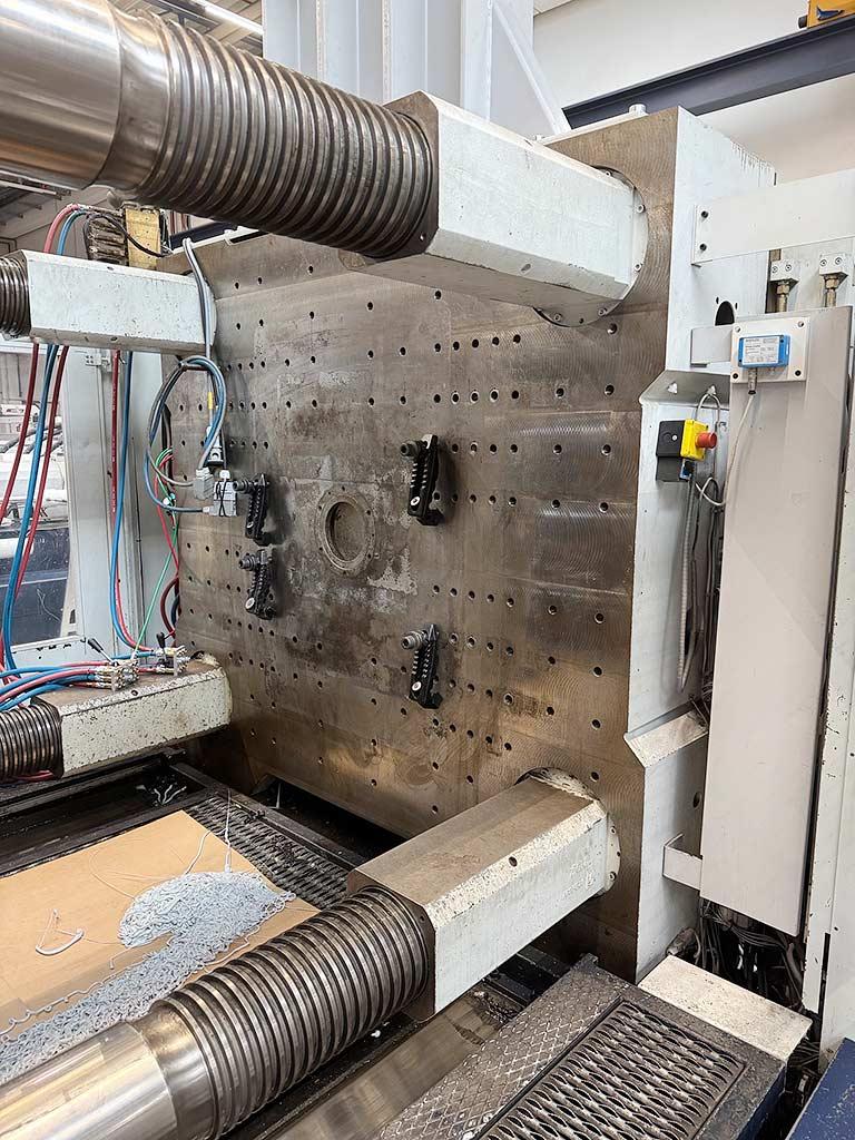 Injection Moulding Machine Krauss-maffei KM 1300-12000 MC - Thumbnail 4