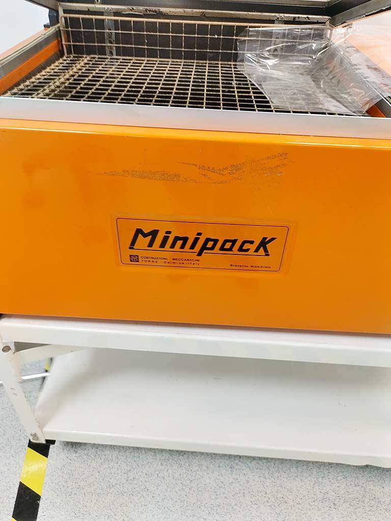 Shrinking Machine Minipack-torre FM 76 - Image 1