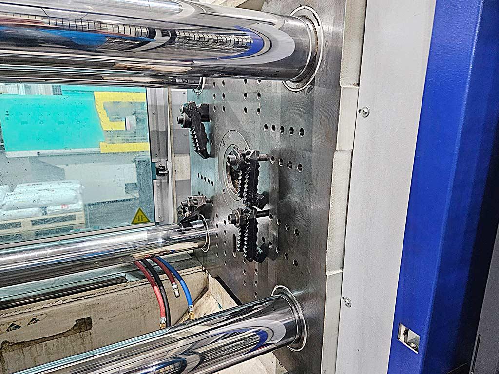 Injection Moulding Machine Krauss Maffei KM 110-380 CX - Thumbnail 2