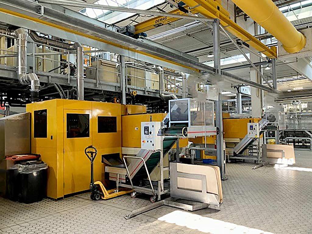 Injection Moulding Machine Husky H-PET230 AE RS95 - Image 1