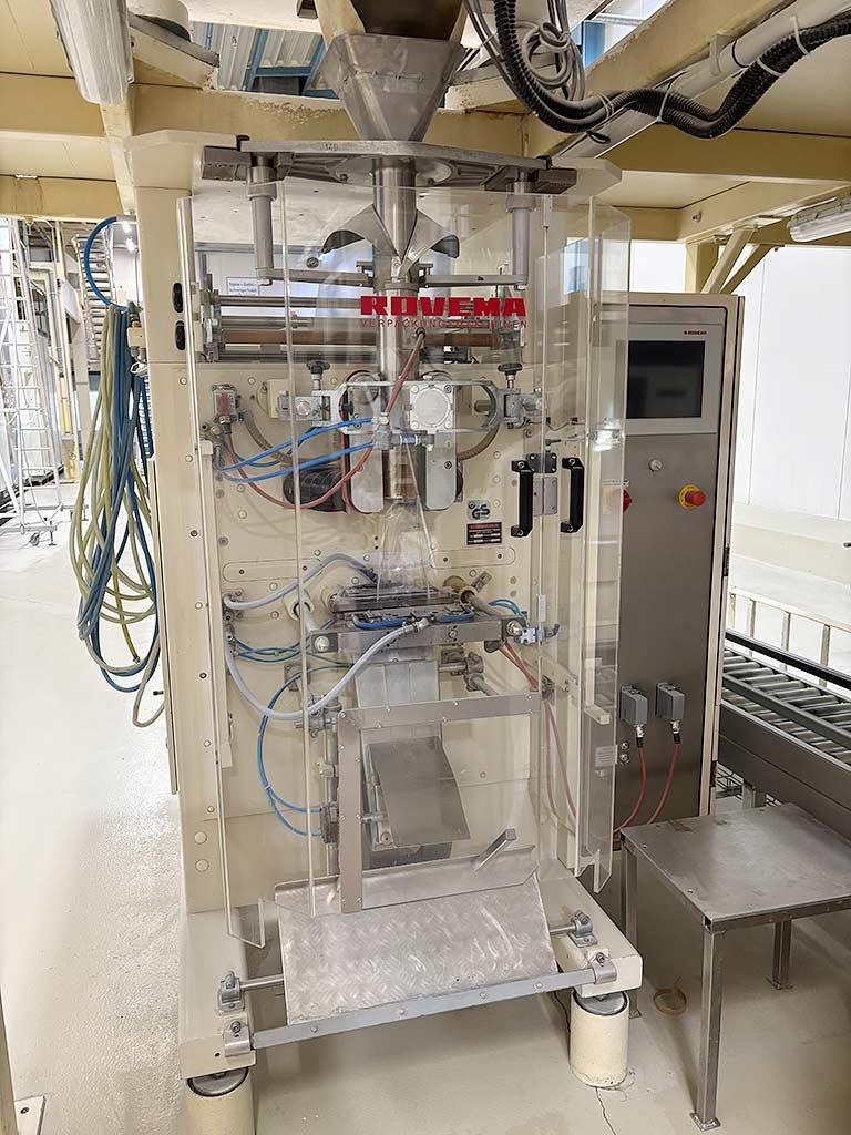 Bag Forming, Filling and Sealing Machine Rovema VXP 250/340 - Image 1