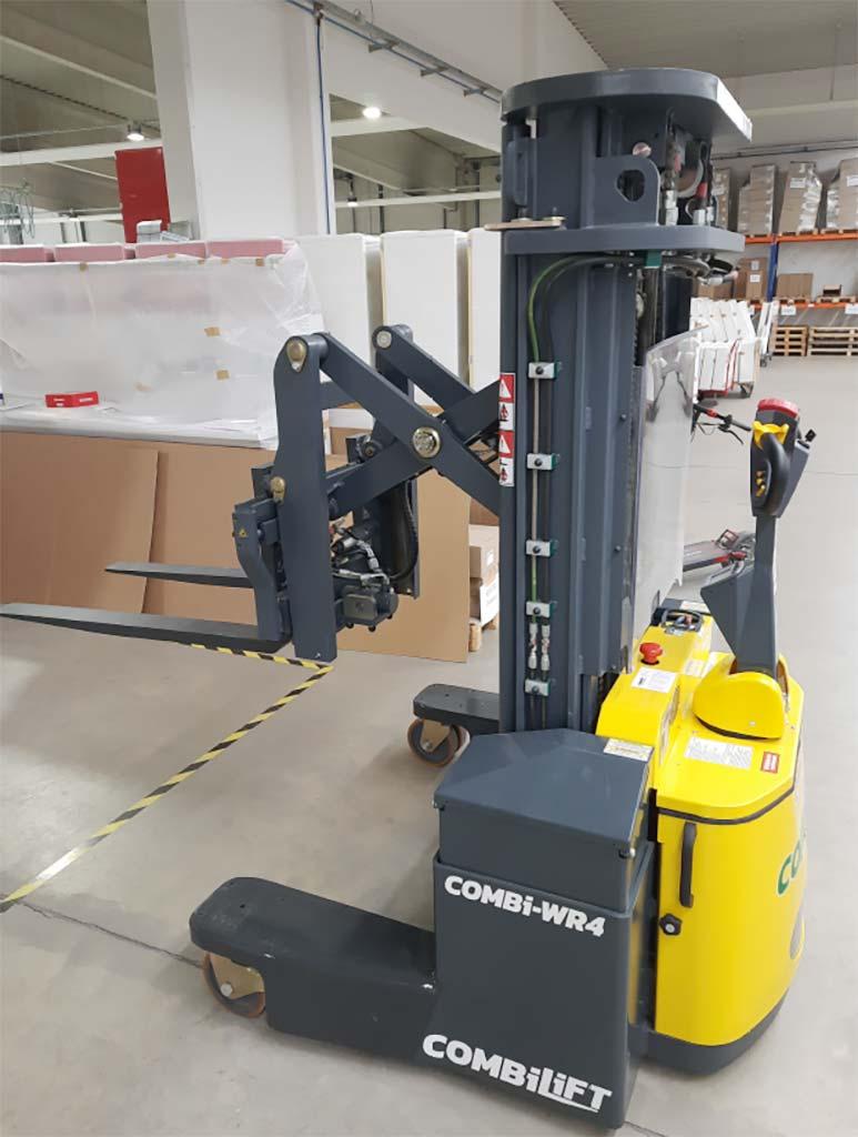 Manual Pedestrian Reach Stacker Combilift COMBI-WR4 - Image 1