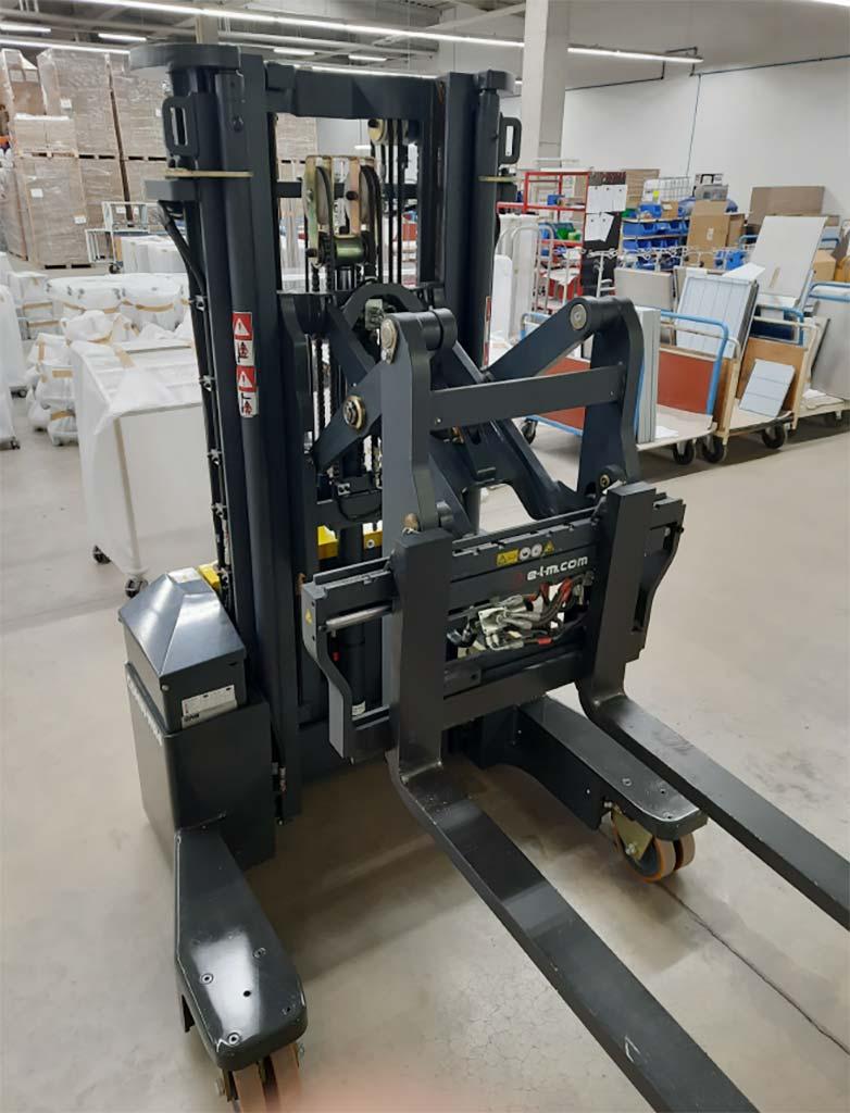 Manual Pedestrian Reach Stacker Combilift COMBI-WR4 - Thumbnail 3
