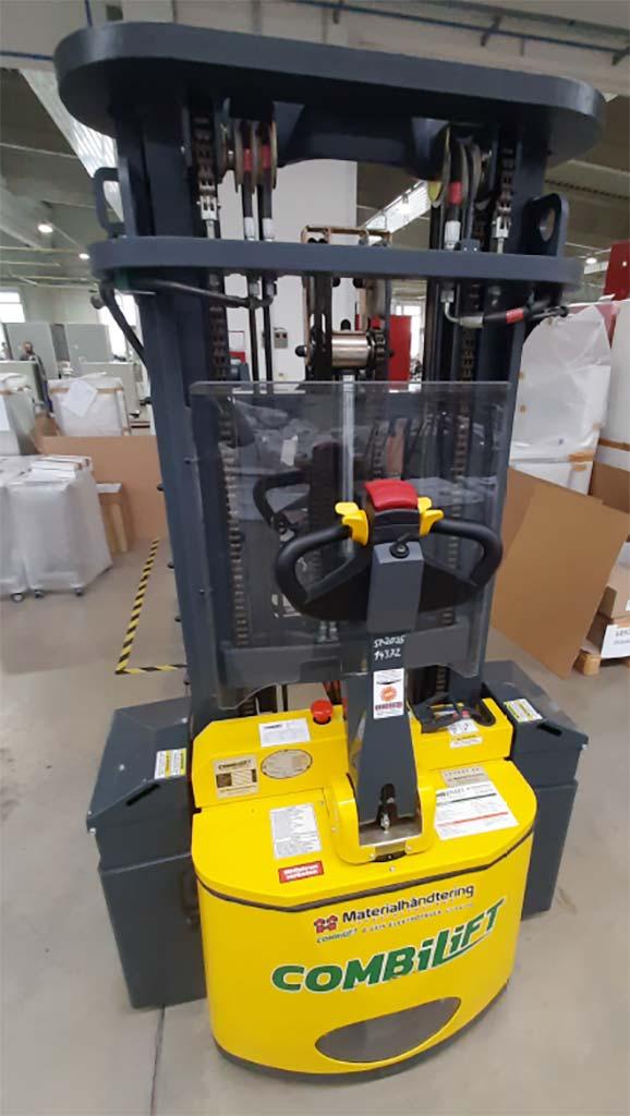 Manual Pedestrian Reach Stacker Combilift COMBI-WR4 - Thumbnail 5